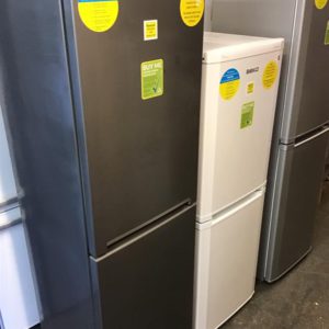 Fridge/Freezer – over 5 ft (2.A) – CFG3582S – Beko / . / . / .