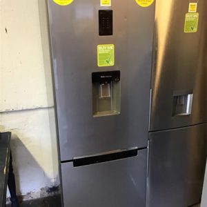 Fridge/Freezer – over 5 ft (2.A) – RB31FDRNDSA – Samsung / . / . / .