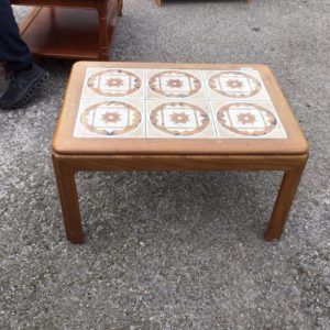 Table Coffee/ Occasional – . / . / Wood / Dark Brown