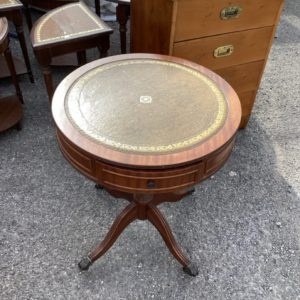 Table Coffee/ Occasional – . / Small / Wood / Dark Brown