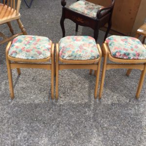 Stool/Pouffe – . / . / Wood / Pine