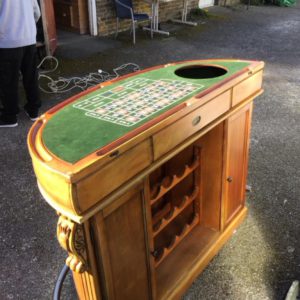 Bar – Roulette Table