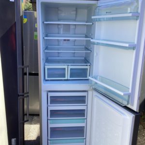 Fridge/Freezer – over 5 ft (2.A) – FF187E – Hotpoint / . / . / .