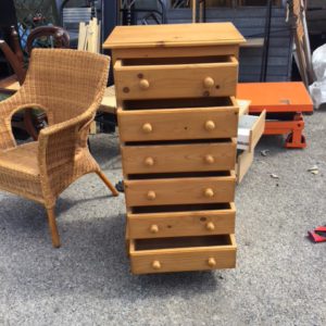 Chest Of Drawers Small (3 Drawers Or Fewer) – . / Medium / Wood / Pine
