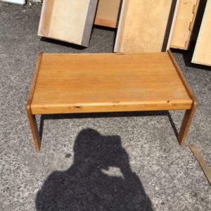 Table Coffee/ Occasional – . / Medium / Wood / Pine