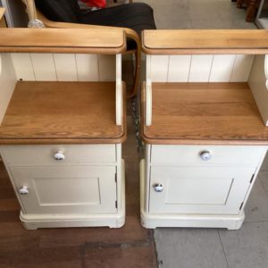 Bedside Cupboard / Table – . / . / Wood / Beige