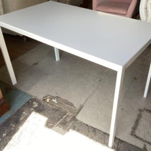 Kitchen Table Medium – . / Medium / Composite / White