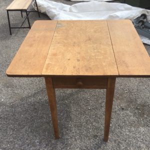 Kitchen Table Medium – . / Medium / Wood / Pine