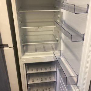 Fridge/Freezer – up to 5 ft (3.A1) – CXFG1552W – Beko / . / . / .
