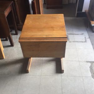 Vintage  Desk Small – . / Small / Wood / Pine