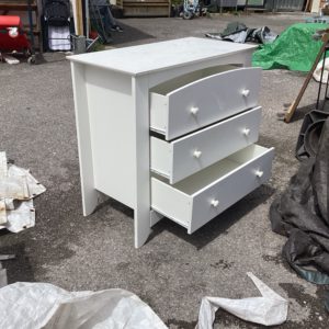 Chest Of Drawers Small (3 Drawers Or Fewer) – . / Medium / Composite / White