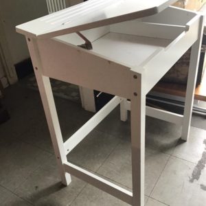 Desk Medium – . / . / Composite / White