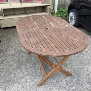 Garden Table – . / Medium / Wood / .