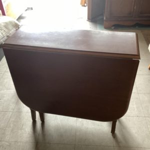 Folding table