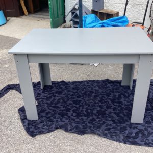 Kitchen Table Medium – . / . / Composite / Grey