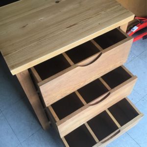 Small chest of drawers – . / . / Wood / .