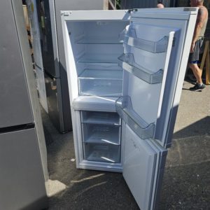 Fridge/Freezer – over 5 ft (3.A1) – MS152W