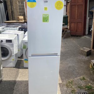Fridge/Freezer – over 5 ft (2.A) – CSG1582W – Beko / . / . / .