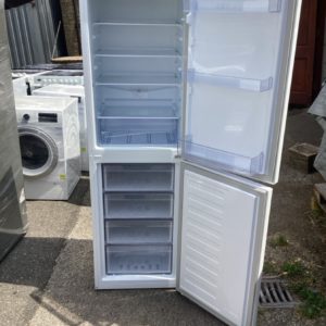 Fridge/Freezer – over 5 ft (2.A) – CSG1582W – Beko / . / . / .