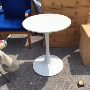 Table Coffee/ Occasional – . / Medium / Composite / White