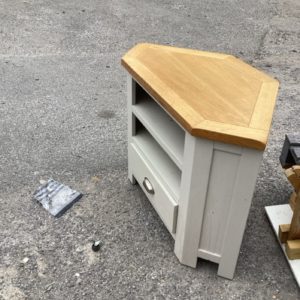Tv Unit / Hi-Fi Unit
