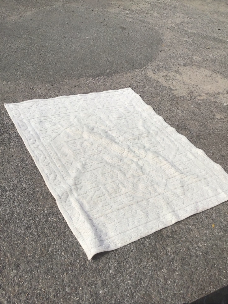 RUG Small white – . / . / . / White