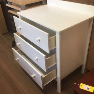 Chest Of Drawers Small (3 Drawers Or Fewer) – . / Medium / Composite / White