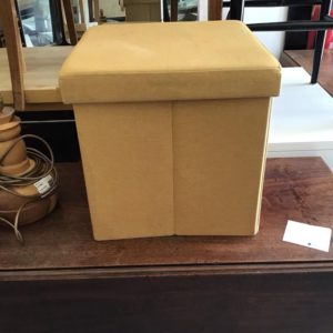 Storage Trunk/Box/Ottoman – . / . / Composite / .