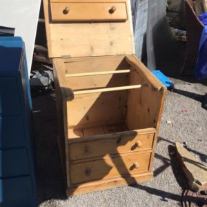 Storage Trunk/Box/Ottoman – . / . / Wood / Pine