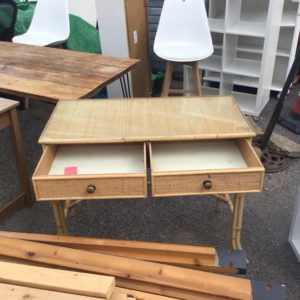 Dressing Table – . / Medium / . / Beige