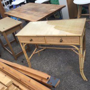 Dressing Table – . / Medium / . / Beige