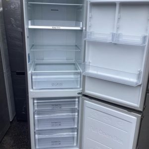 Fridge/Freezer – over 5 ft (3.A1) – RB31FEJNDSA – Samsung / . / . / .