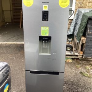 Fridge/Freezer – over 5 ft (2.A) – RB31FDRNDSA – Samsung / . / . / .