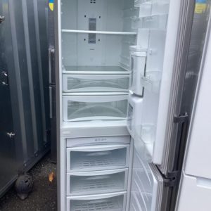 Fridge/Freezer – over 5 ft (3.A1) – GCF409BSQW