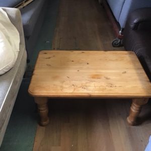 Table Coffee/ Occasional – . / . / Wood / Pine