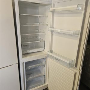 Fridge/Freezer – over 5 ft (2.A) – KGV33VW32G – Bosch / . / . / .