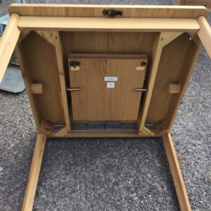 Extending Dining Table – . / . / Wood / .