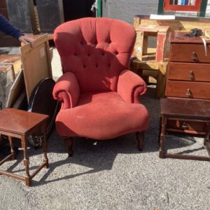 Armchair – . / Medium / Fabric / Red