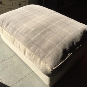 Stool/Pouffe