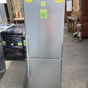 Fridge/Freezer – over 5 ft (2.A) – RL38SCPS – Samsung / . / . / .