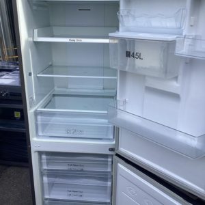 Fridge/Freezer – over 5 ft (2.A) – RB31FDRNDSA – Samsung / . / . / .